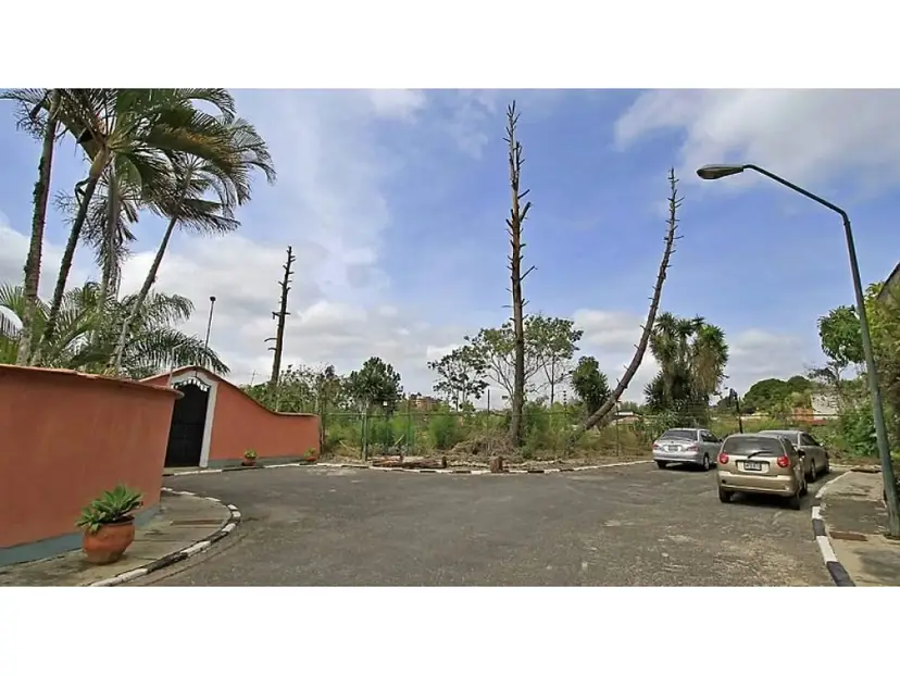 Vendo terreno 2078m2 La Lagunita 0869