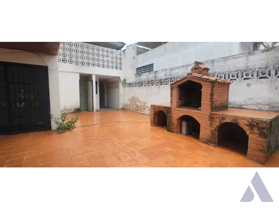 Cumbres de Curum se vende casa en calle cerrada 889m2 Trr 600m2 constr - 30