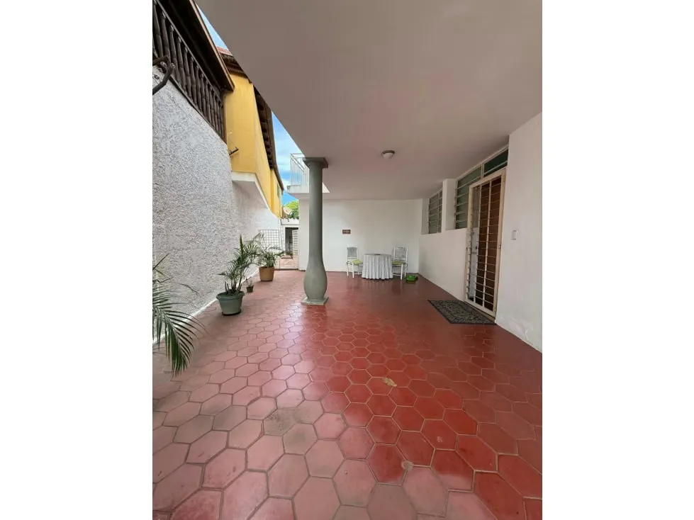 Alquilo anexo para showroom 180m2 Terrazas del Club Hipico 8992 - 2