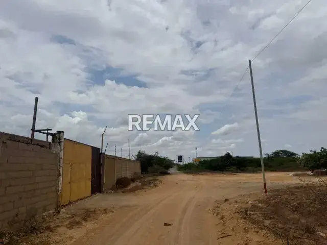 Parcelas en Venta. Zona Comercial. Punto Fijo
