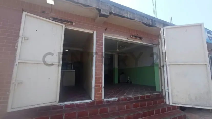 ML - Venta de Local Comercial en Playa Verde