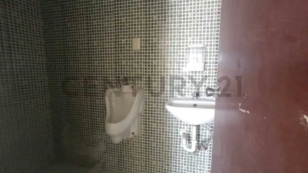 ML - Venta de Local Comercial en Playa Verde - 4