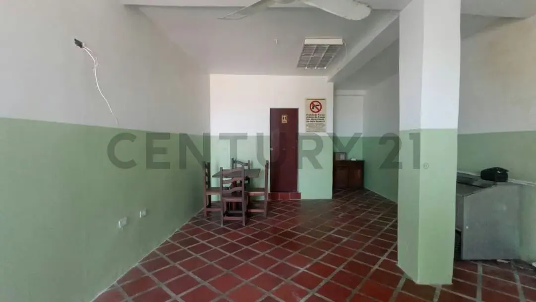 ML - Venta de Local Comercial en Playa Verde - 6