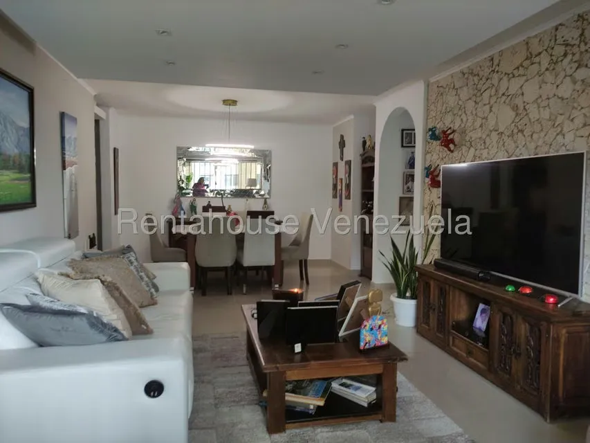 Apartamento (1 Nivel) en Venta en Prados del Este, Distrito Metropolitano - 12