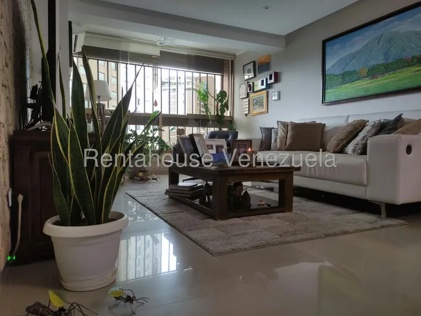 Apartamento (1 Nivel) en Venta en Prados del Este, Distrito Metropolitano - 13
