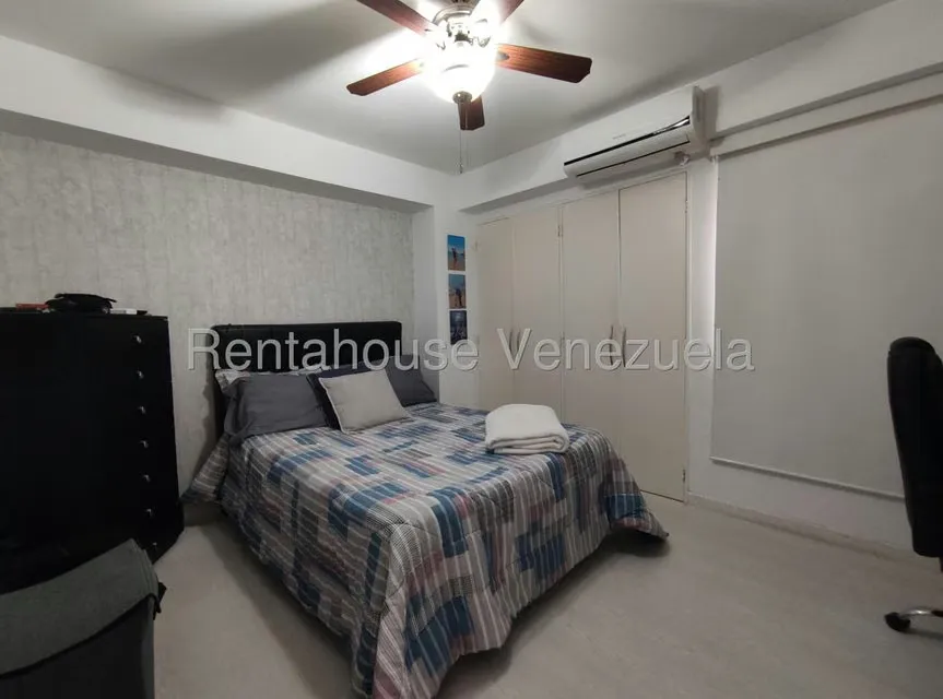 Apartamento (1 Nivel) en Venta en Prados del Este, Distrito Metropolitano - 23