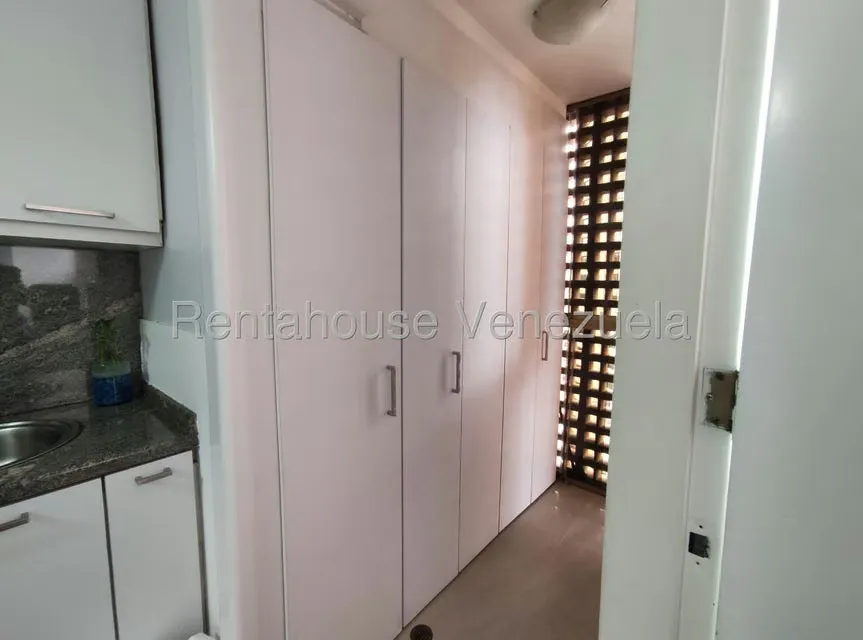 Apartamento (1 Nivel) en Venta en Prados del Este, Distrito Metropolitano - 31