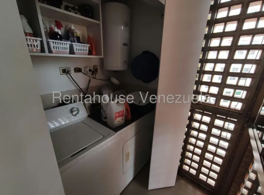 Apartamento (1 Nivel) en Venta en Prados del Este, Distrito Metropolitano - 34
