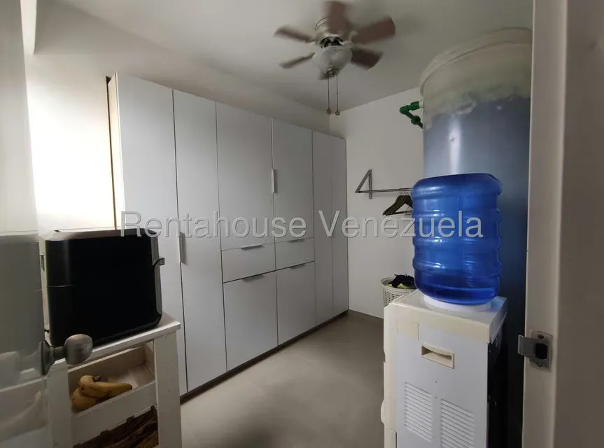Apartamento (1 Nivel) en Venta en Prados del Este, Distrito Metropolitano - 36