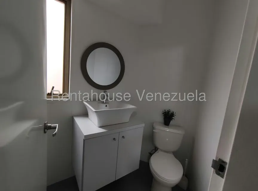 Apartamento (1 Nivel) en Venta en Prados del Este, Distrito Metropolitano - 40