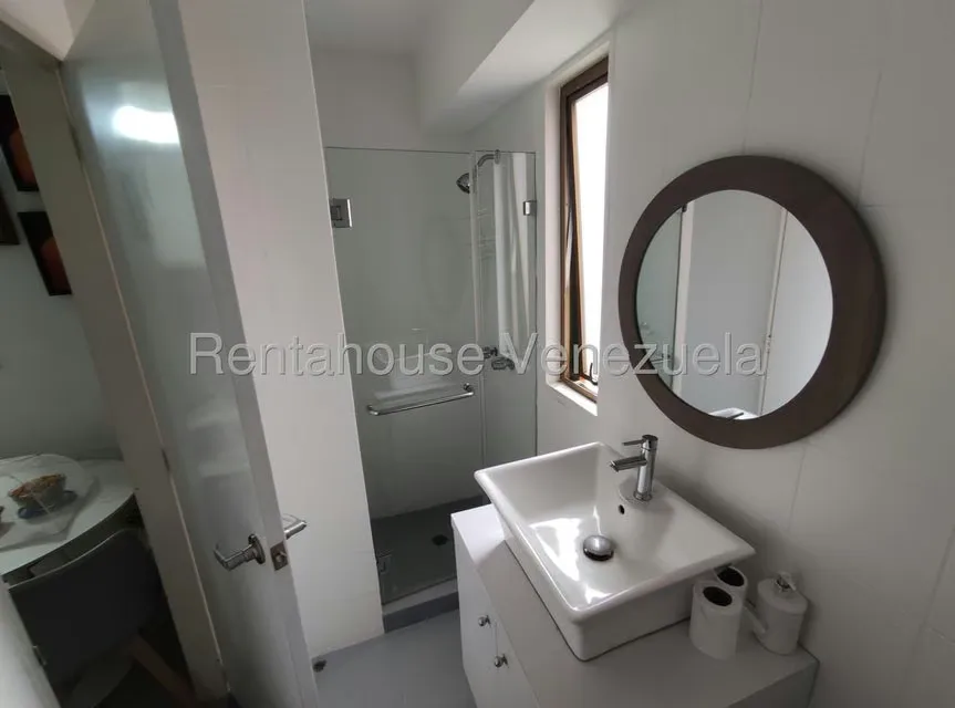 Apartamento (1 Nivel) en Venta en Prados del Este, Distrito Metropolitano - 41