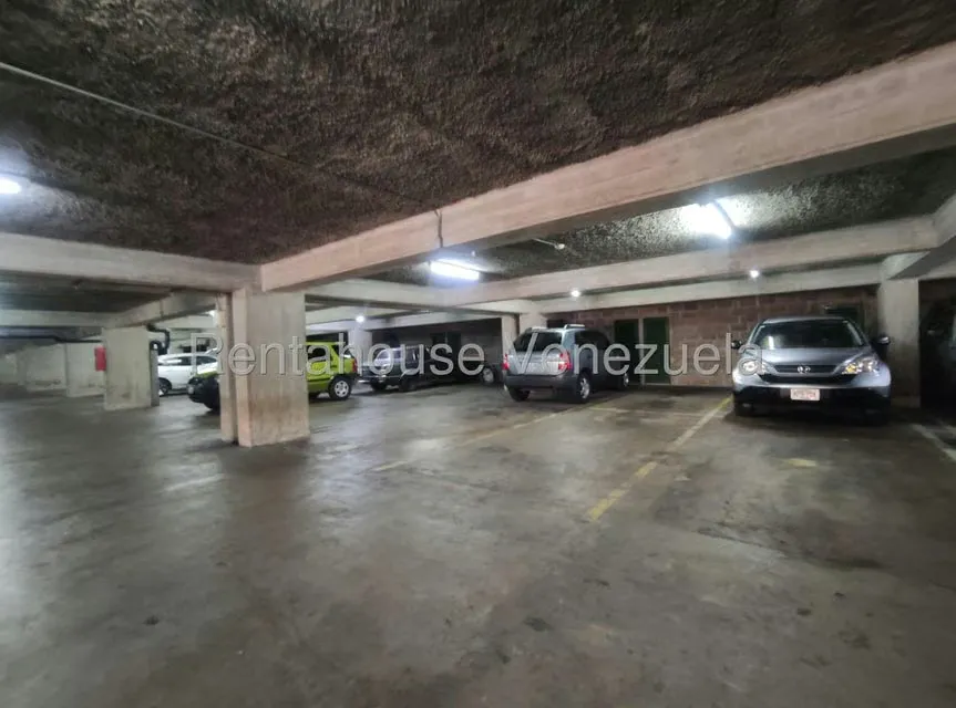 Apartamento (1 Nivel) en Venta en Prados del Este, Distrito Metropolitano - 42
