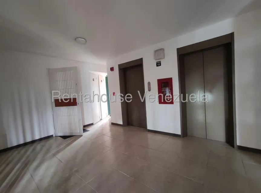 Apartamento (1 Nivel) en Venta en Prados del Este, Distrito Metropolitano - 6