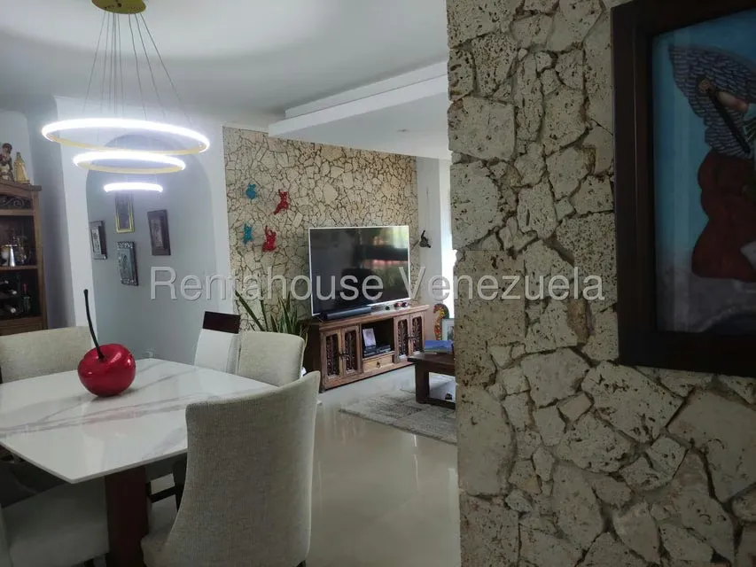 Apartamento (1 Nivel) en Venta en Prados del Este, Distrito Metropolitano - 8