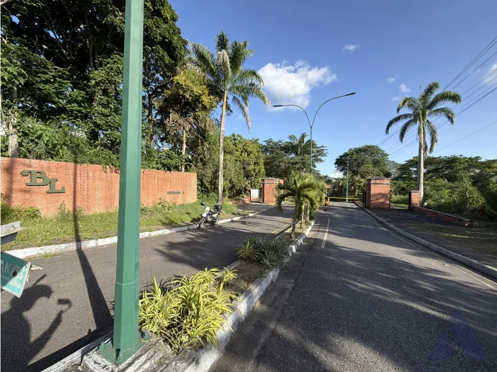 Vendo terreno 1891m2 Bosques de La Lagunita 1702 - 5