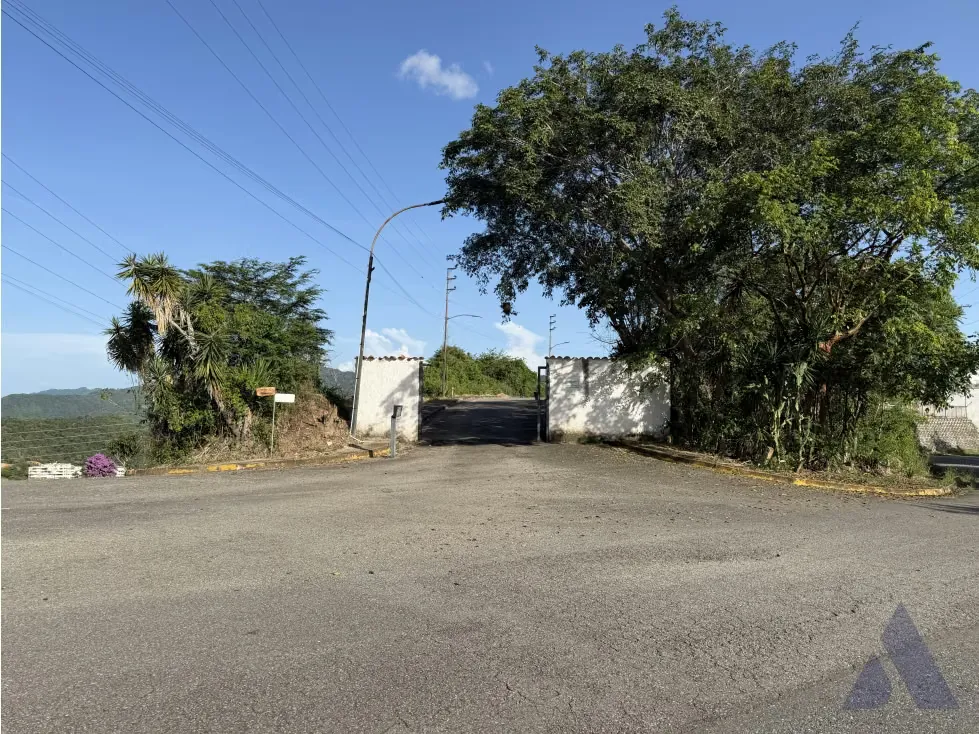 Vendo terreno 1891m2 Bosques de La Lagunita 1702 - 10