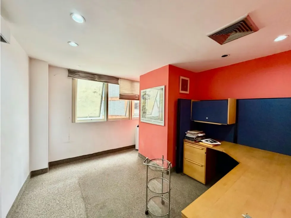 Se vende consultorio 92m2 San Bernardino