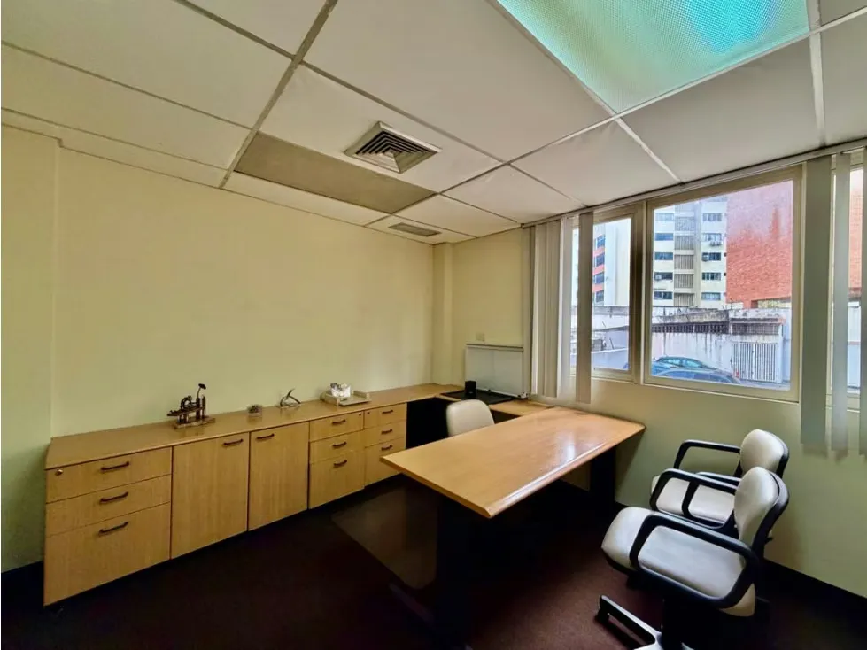 Se vende consultorio 92m2 San Bernardino - 4