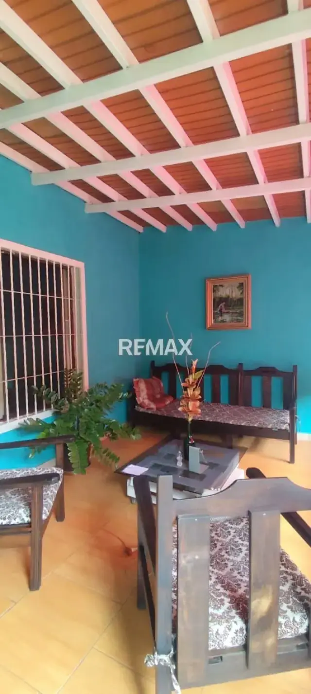 Casa en venta en san joaquin de turmero a pocos metros de la av. intercomunal cerca del ambulatorio y el registro principal