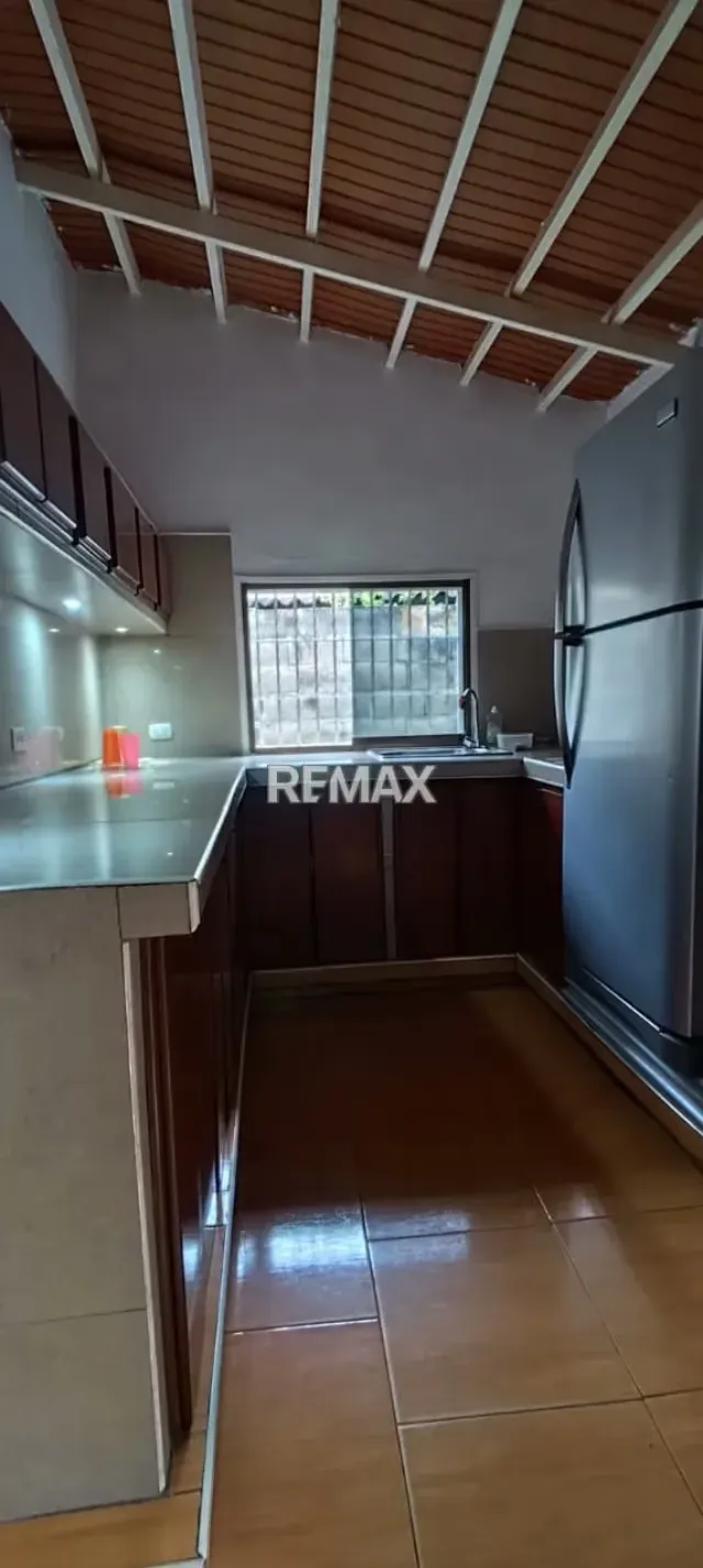 Casa en venta en san joaquin de turmero a pocos metros de la av. intercomunal cerca del ambulatorio y el registro principal - 14