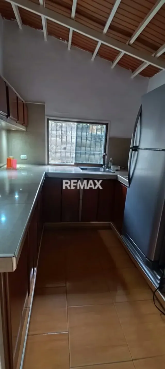 Casa en venta en san joaquin de turmero a pocos metros de la av. intercomunal cerca del ambulatorio y el registro principal - 16