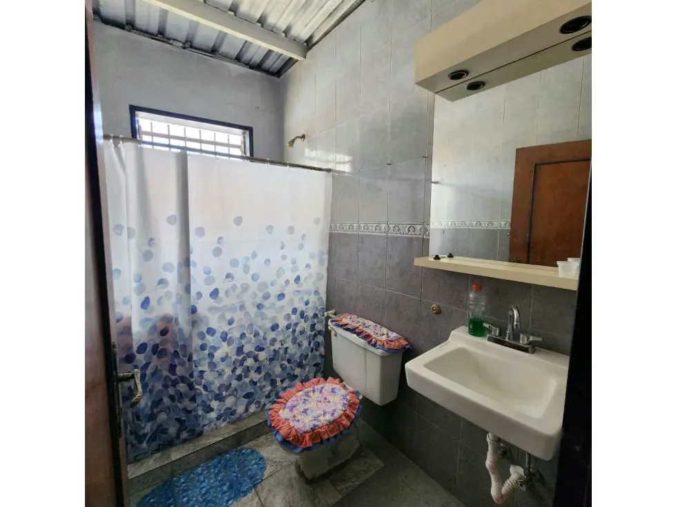 Alquilo local para depósito 250m2 Av. Baralt 6675 - 4