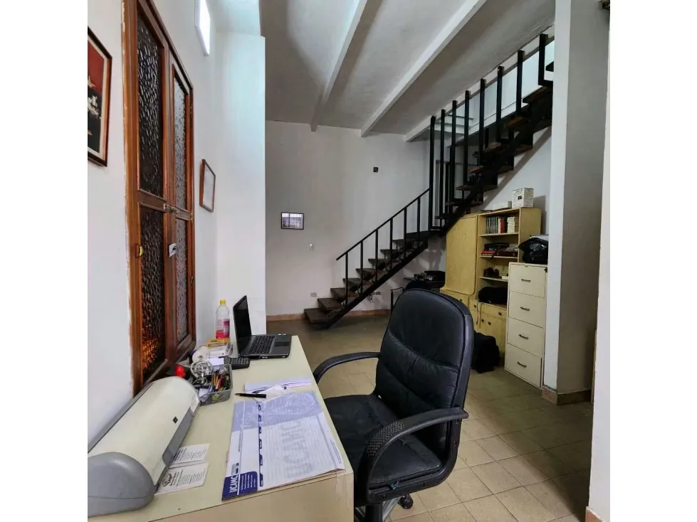 Alquilo local para depósito 250m2 Av. Baralt 6675 - 5