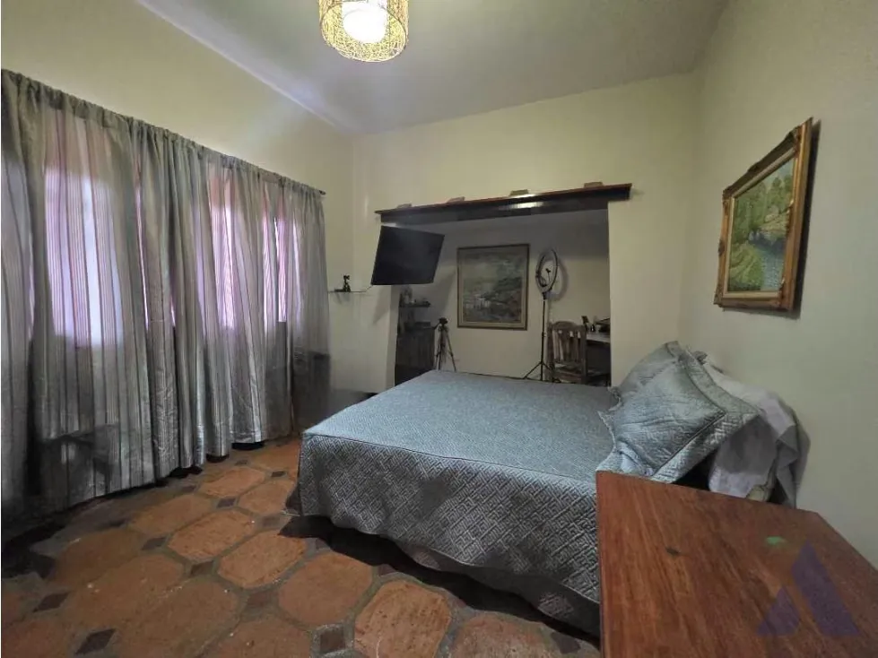 Vendo casa de una planta y jardin en calle cerrada 420m2 Guaparo 2641 - 11
