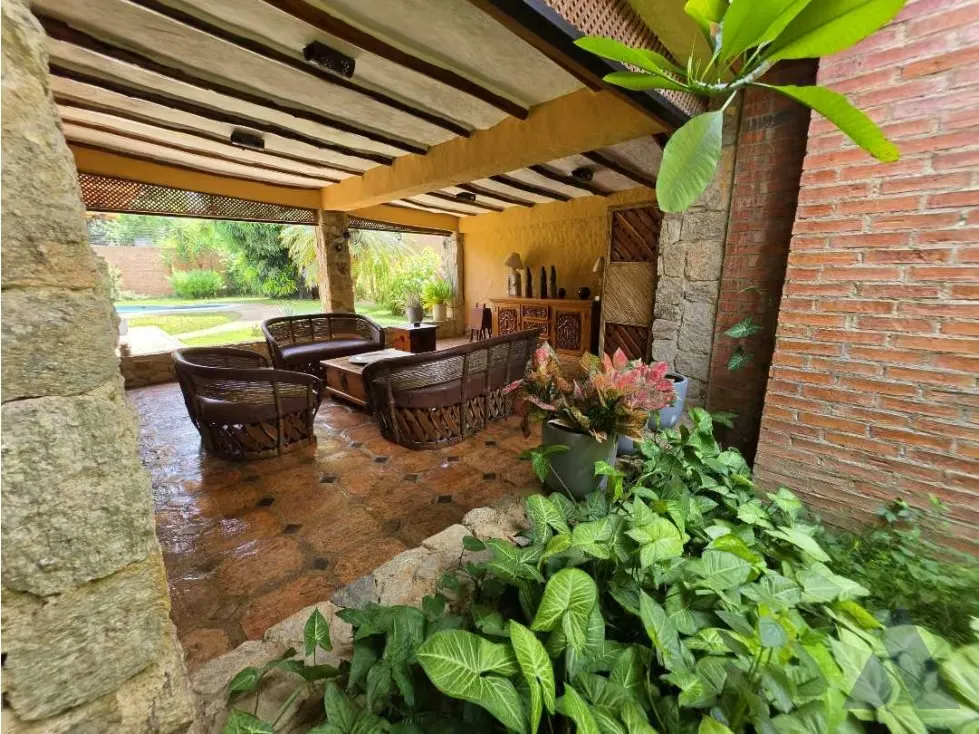 Vendo casa de una planta y jardin en calle cerrada 420m2 Guaparo 2641 - 16