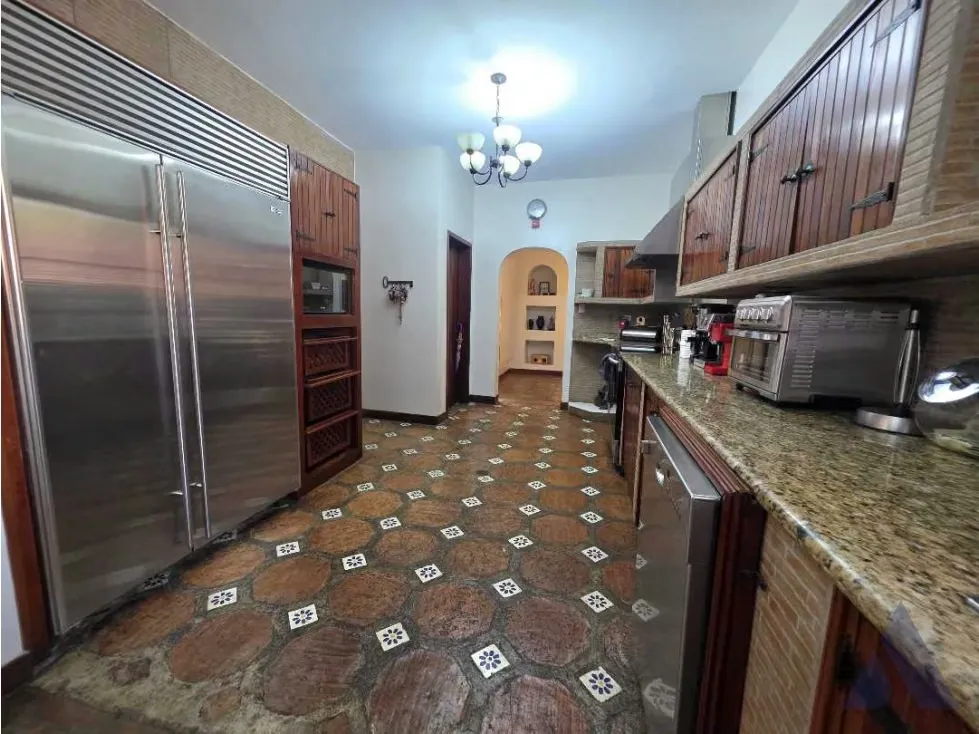 Vendo casa de una planta y jardin en calle cerrada 420m2 Guaparo 2641 - 6