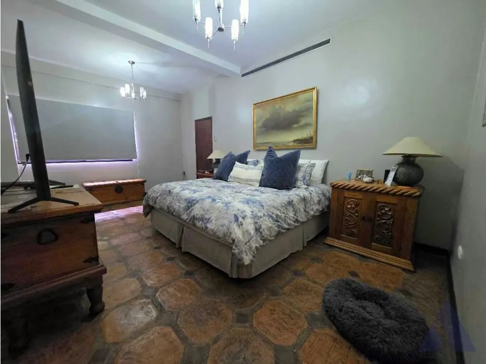Vendo casa de una planta y jardin en calle cerrada 420m2 Guaparo 2641 - 8