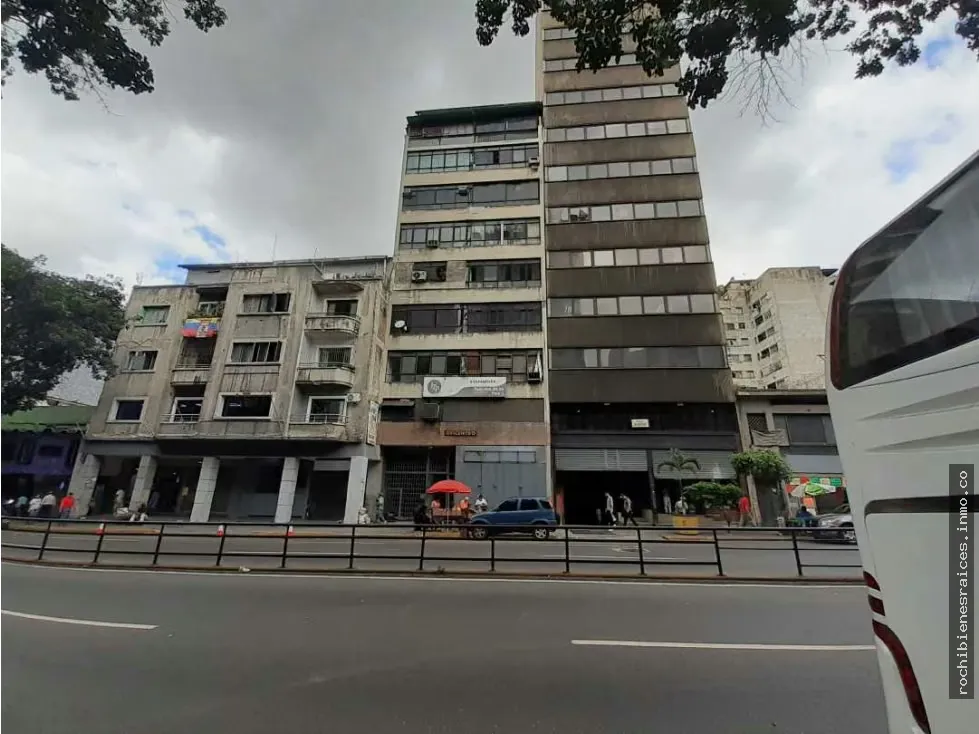 OFICINA ACONDICIONADA COMO VIVIENDA EN LA AV BARALT - 2