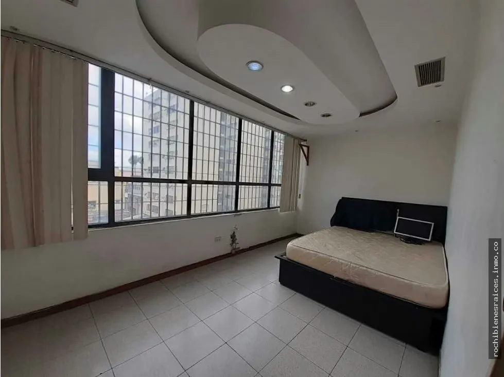 OFICINA ACONDICIONADA COMO VIVIENDA EN LA AV BARALT - 11