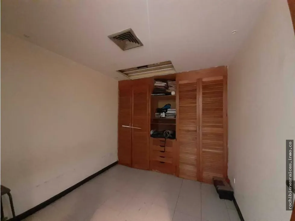 OFICINA ACONDICIONADA COMO VIVIENDA EN LA AV BARALT - 13