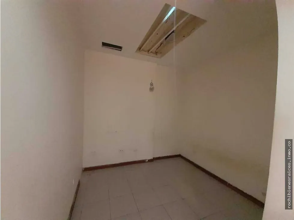 OFICINA ACONDICIONADA COMO VIVIENDA EN LA AV BARALT - 14