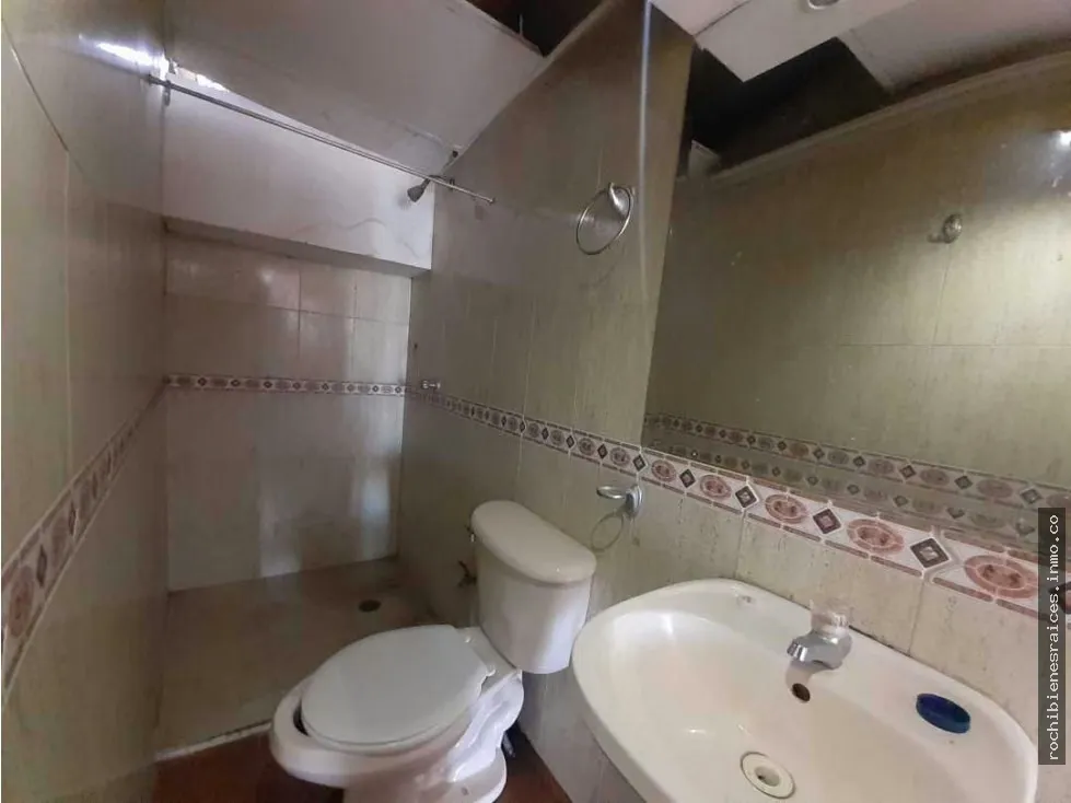 OFICINA ACONDICIONADA COMO VIVIENDA EN LA AV BARALT - 15