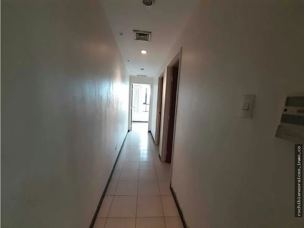 OFICINA ACONDICIONADA COMO VIVIENDA EN LA AV BARALT - 10