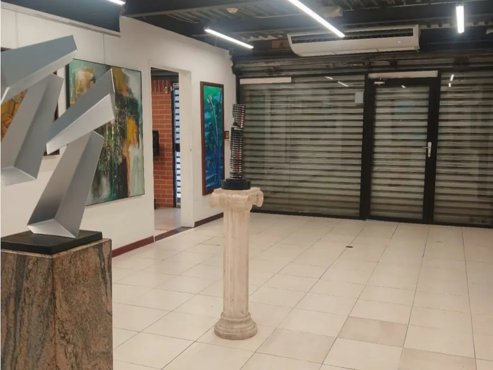 VENTA DE EDIFICIO DE 4 PISOS, 870,72 M2 URB. LOS CHORROS (RR) - 2