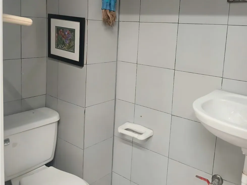 VENTA DE EDIFICIO DE 4 PISOS, 870,72 M2 URB. LOS CHORROS (RR) - 23