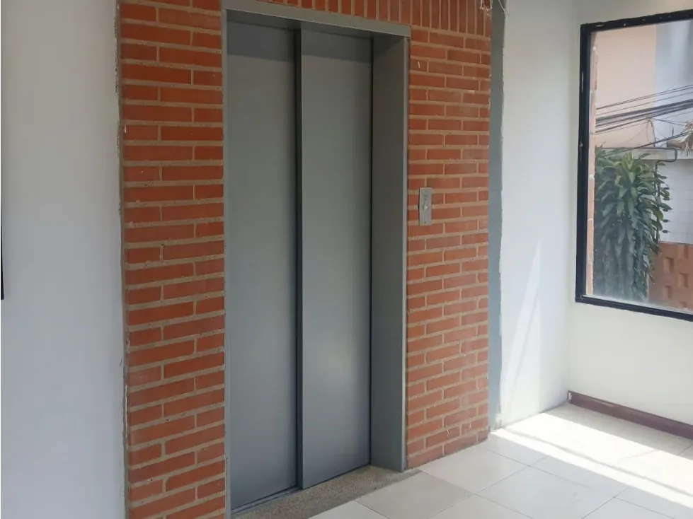 VENTA DE EDIFICIO DE 4 PISOS, 870,72 M2 URB. LOS CHORROS (RR) - 24