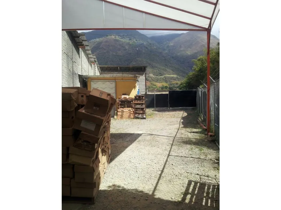 Se vende galpón 1310m2 Mariches 4009 - 5