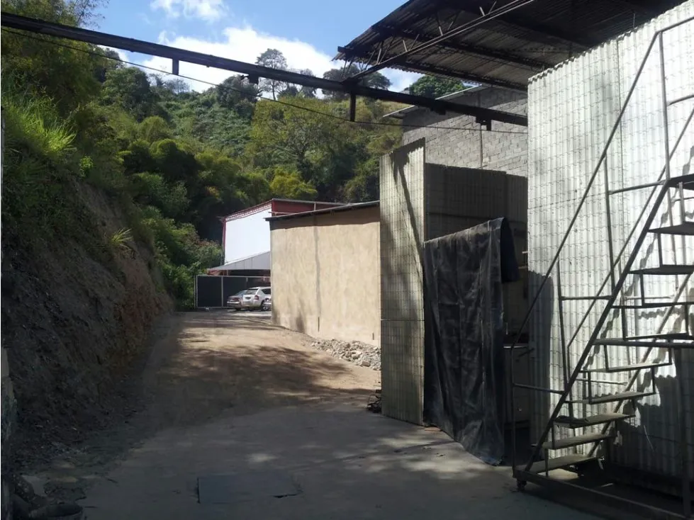 Se vende galpón 1310m2 Mariches 4009 - 7