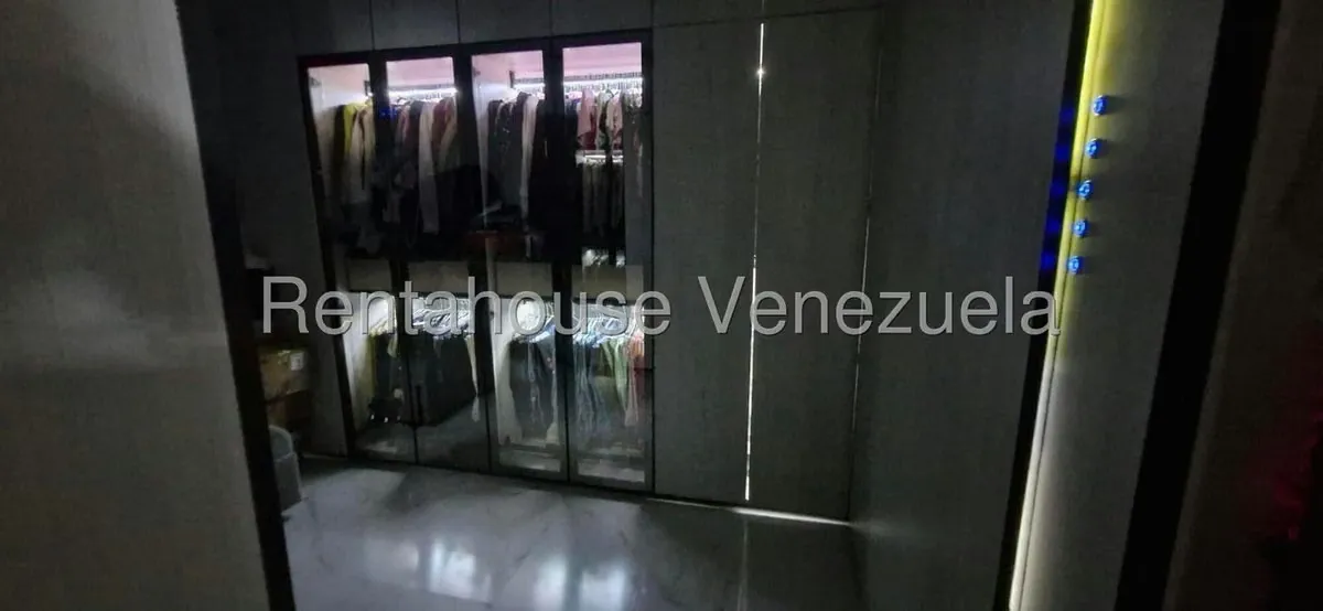 Apartamento (1 Nivel) en Venta en Los Palos Grandes, Distrito Metropolitano - 17