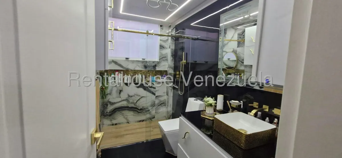 Apartamento (1 Nivel) en Venta en Los Palos Grandes, Distrito Metropolitano - 19