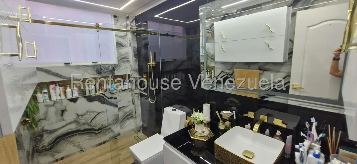 Apartamento (1 Nivel) en Venta en Los Palos Grandes, Distrito Metropolitano - 21