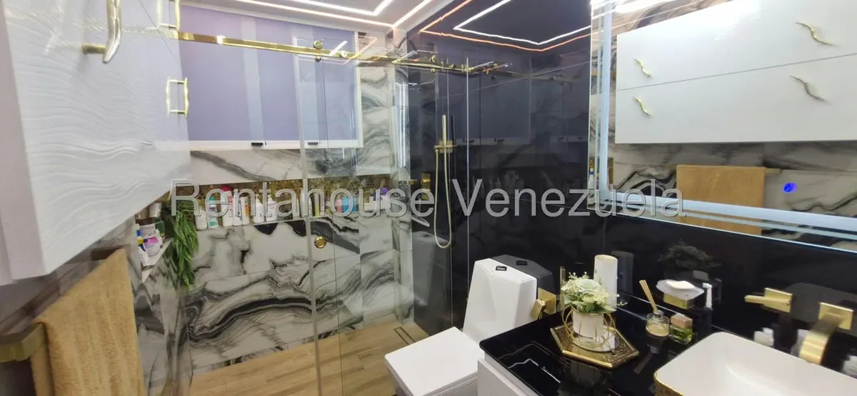 Apartamento (1 Nivel) en Venta en Los Palos Grandes, Distrito Metropolitano - 23