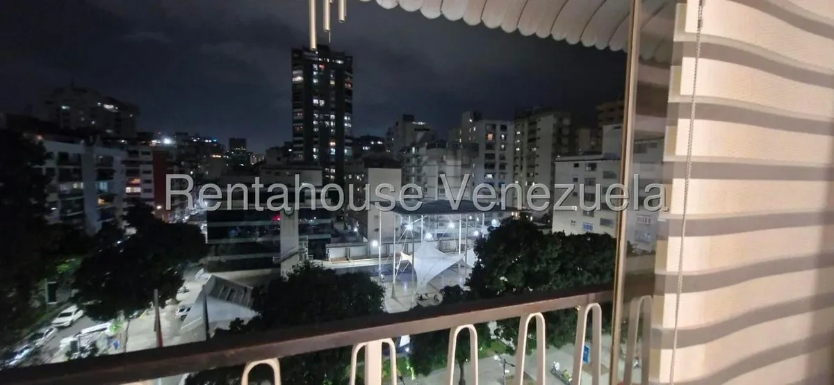 Apartamento (1 Nivel) en Venta en Los Palos Grandes, Distrito Metropolitano - 32