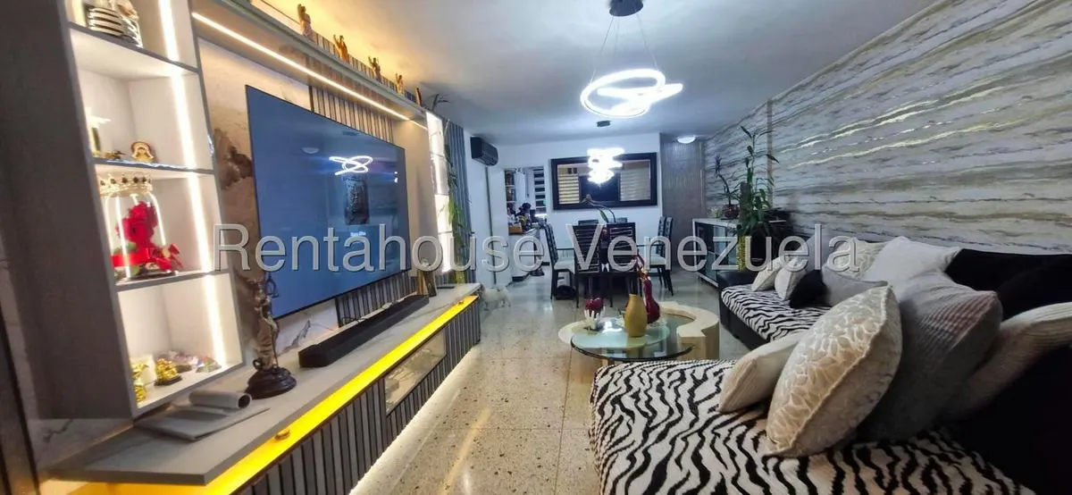 Apartamento (1 Nivel) en Venta en Los Palos Grandes, Distrito Metropolitano - 34
