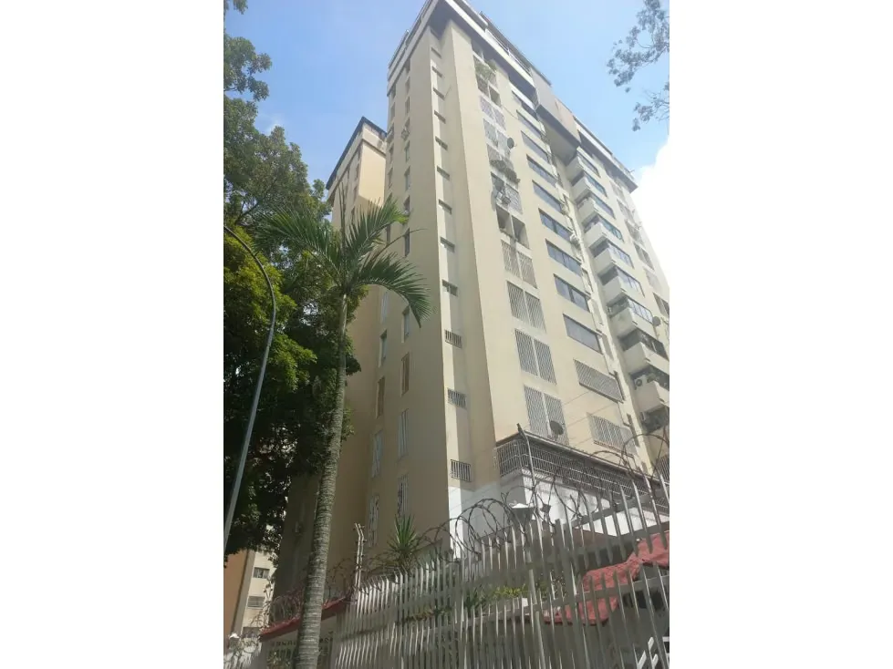 Venta de Apartamento La Urbina 1582NR 107m2/3H/2 y 1/2B/3PE/1M