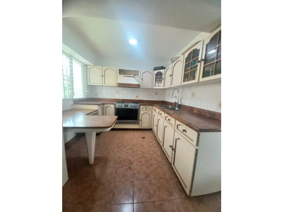 Venta de Apartamento La Urbina 1582NR 107m2/3H/2 y 1/2B/3PE/1M - 8